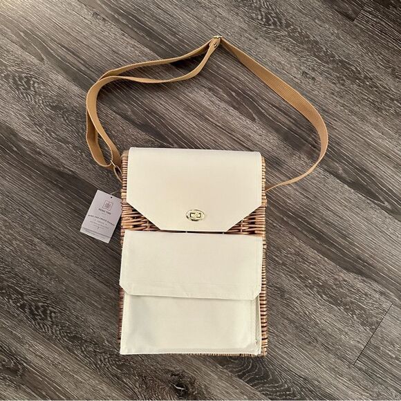 Corsica Wine & Cheese Picnic Basket - Picture 1 of 10